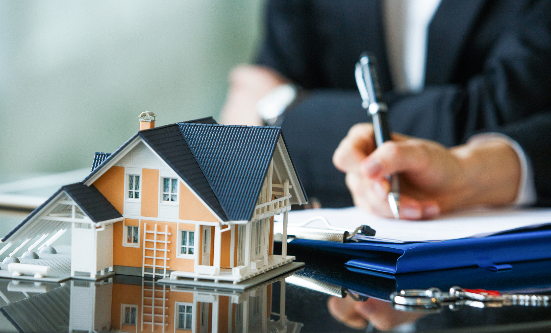 How can Chicago property owners avoid probate through effective estate planning?